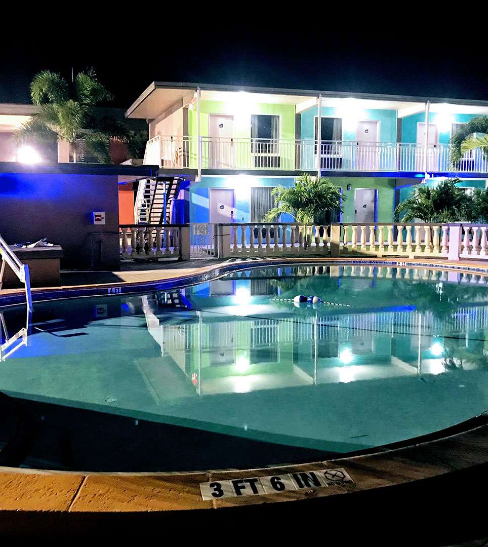 ENJOY MODERN AMENITIES AND HELPFUL SERVICES AT OUR CLEARWATER, FL HOTEL