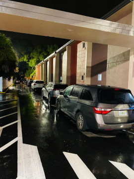Welcome To Tropical Inn & Suites - Parking
