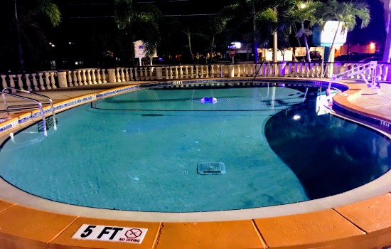 Welcome To Tropical Inn & Suites - Sparkling Pool